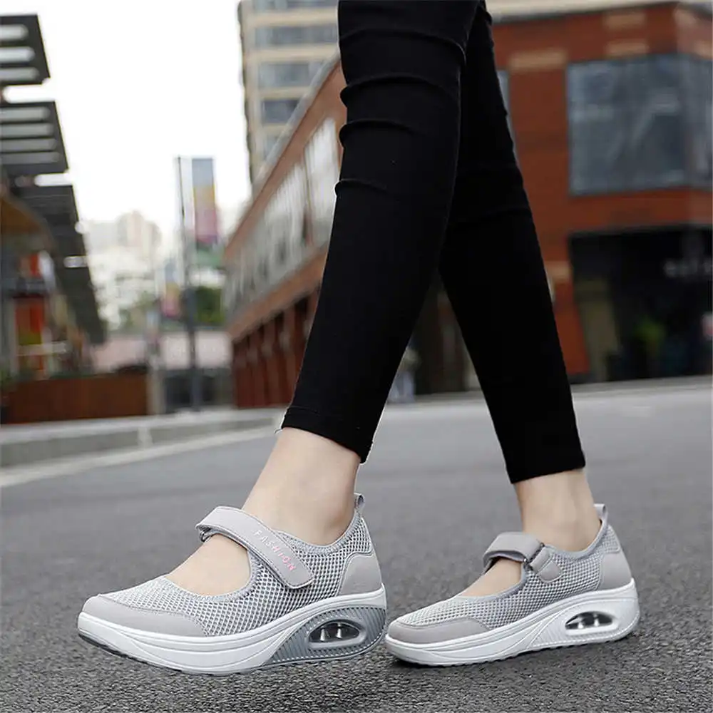 Women Accessories Brand Name Ideas - Sepatu Basket pria, sneaker olahraga warna